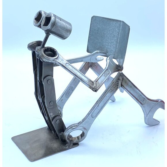 Metal Sculpture Recycled Original Scrap Tool Man Reading Hand Crafted - Picture 2 of 6